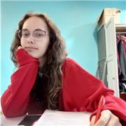 étudiante en éducation et motricité, donne cours dans les matières scientifiques